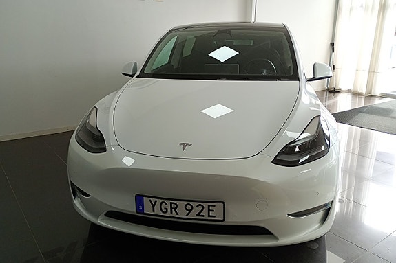 Tesla Model Y 2 of 6