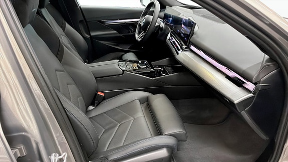 BMW i5 3 of 9