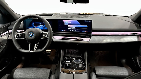 BMW i5 4 of 9