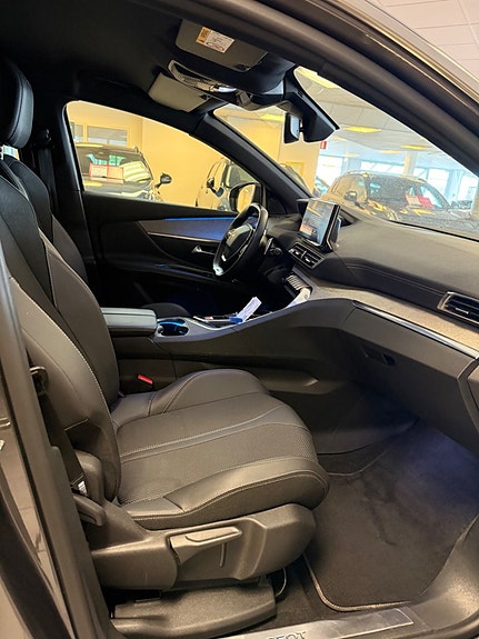 Peugeot 3008 8 of 16