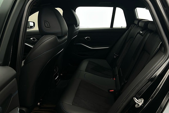 BMW 330e 13 of 25