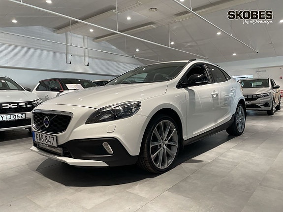 Volvo V40 Cross Country 3 of 18