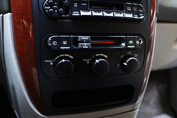 Chrysler Town & Country 22 of 25