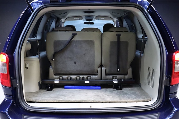 Chrysler Town & Country 15 of 25