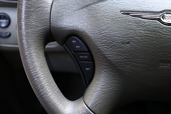 Chrysler Town & Country 18 of 25