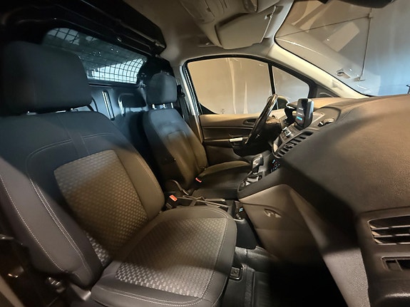 Ford Transit Connect 13 of 16