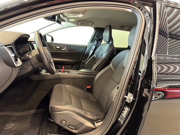 Volvo V60 Cross Country 8 of 20