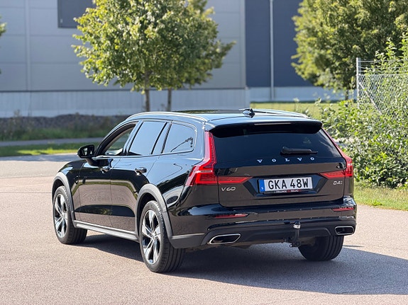 Volvo V60 Cross Country 6 of 20