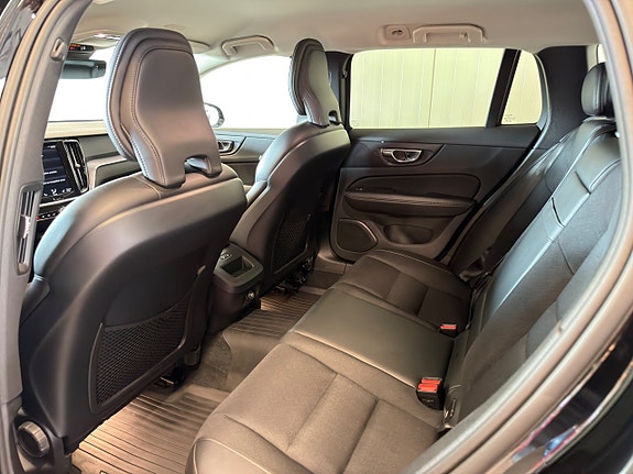 Volvo V60 Cross Country 9 of 20