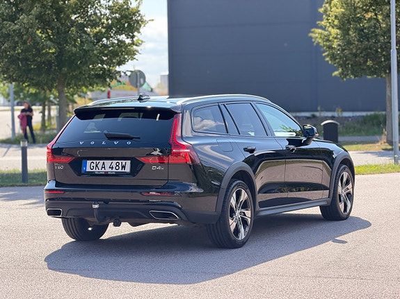 Volvo V60 Cross Country 5 of 20