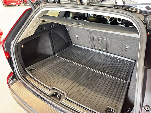 Volvo V60 Cross Country 10 of 20