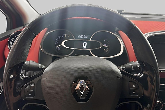 Renault Clio 11 of 16