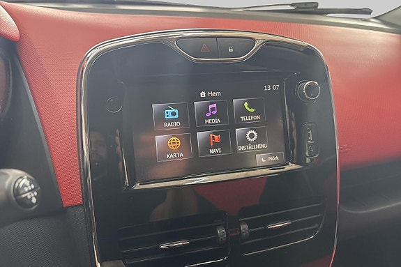 Renault Clio 14 of 16