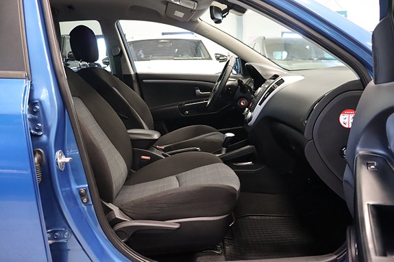 Kia Ceed 10 of 19