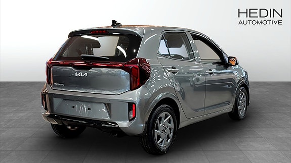 Kia Picanto 2 of 9