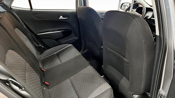Kia Picanto 5 of 9