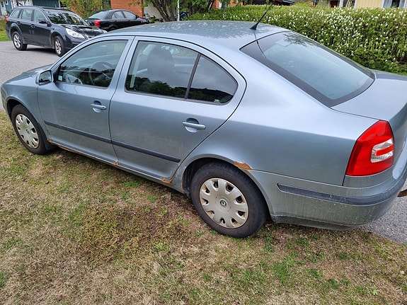 Skoda Octavia 2 of 4