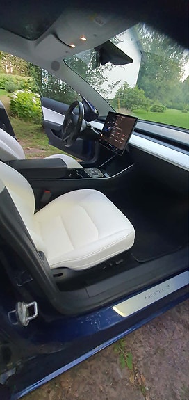 Tesla Model 3 2 of 5