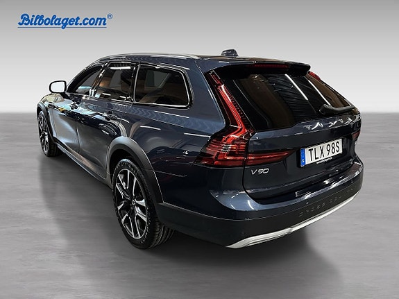 Volvo V90 Cross Country 7 of 14