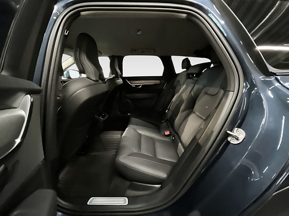 Volvo V90 Cross Country 9 of 14