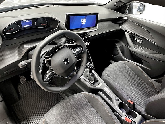 Peugeot 2008 5 of 17