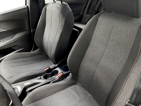 Peugeot 2008 4 of 17