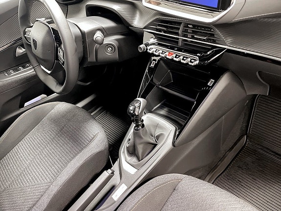 Peugeot 2008 12 of 17