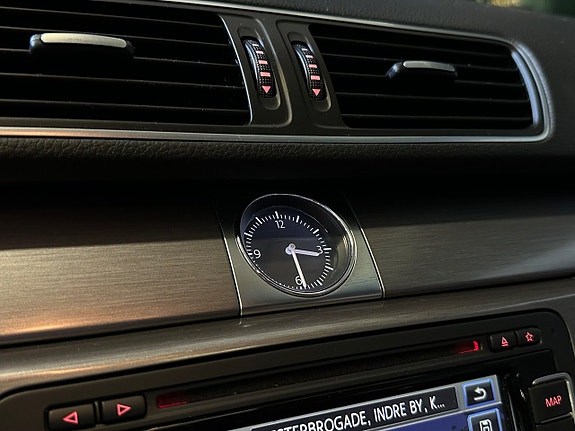 Volkswagen Passat 21 of 25