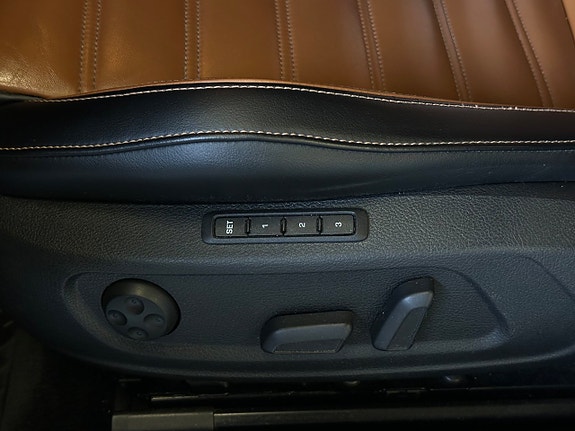 Volkswagen Passat 11 of 25