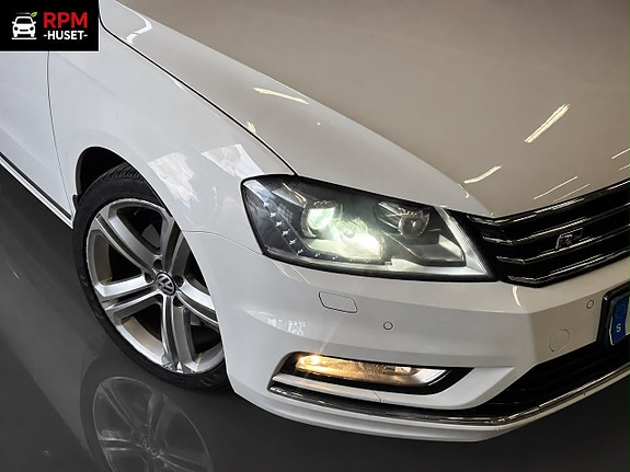 Volkswagen Passat 3 of 25