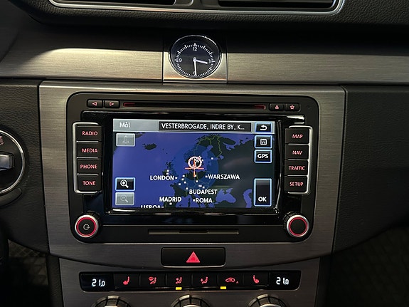Volkswagen Passat 20 of 25