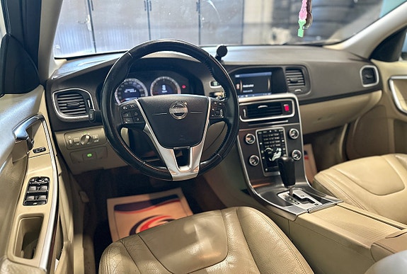 Volvo V60 11 of 29