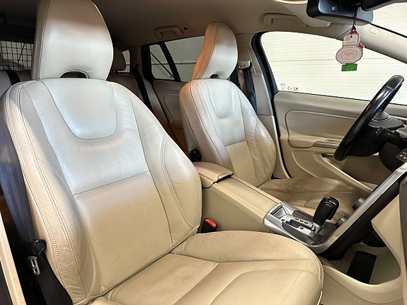 Volvo V60 12 of 29