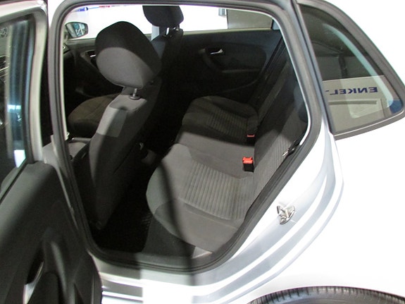 Volkswagen Polo 12 of 15