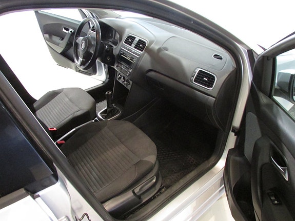Volkswagen Polo 10 of 15