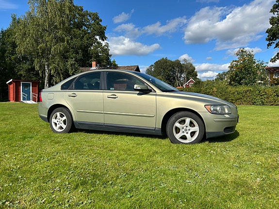 Volvo S40 2 of 7
