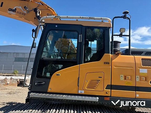 Grävmaskin Hyundai HX220L med tiltrotator och redskap 25 of 30