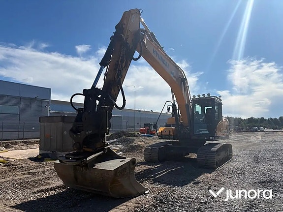 Grävmaskin Hyundai HX220L med tiltrotator och redskap 10 of 30
