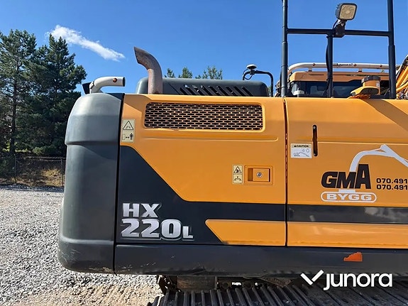 Grävmaskin Hyundai HX220L med tiltrotator och redskap 26 of 30