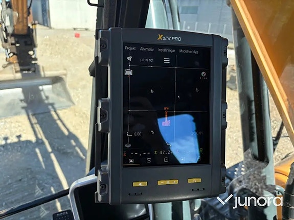 Grävmaskin Hyundai HX220L med tiltrotator och redskap 14 of 30