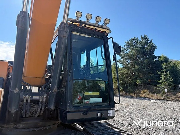 Grävmaskin Hyundai HX220L med tiltrotator och redskap 23 of 30