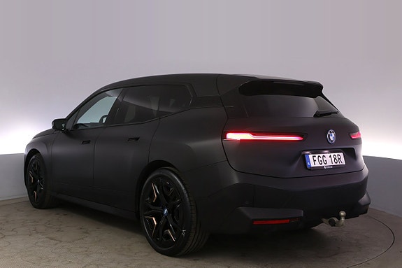 BMW iX 4 of 27