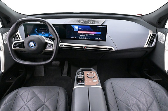 BMW iX 6 of 27
