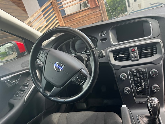 Volvo V40 7 of 11