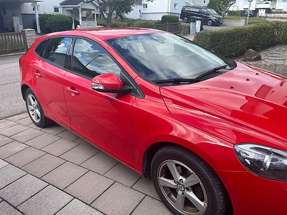 Volvo V40 3 of 11