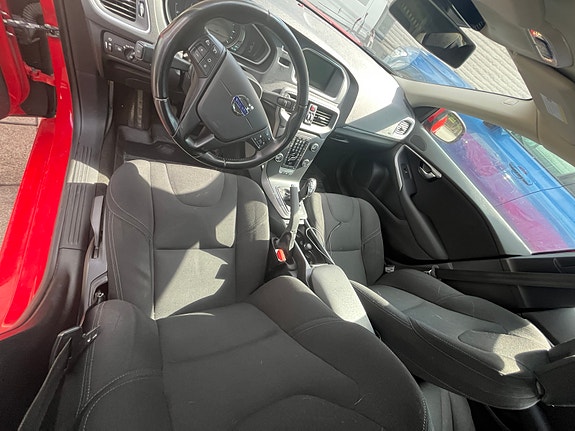 Volvo V40 11 of 11