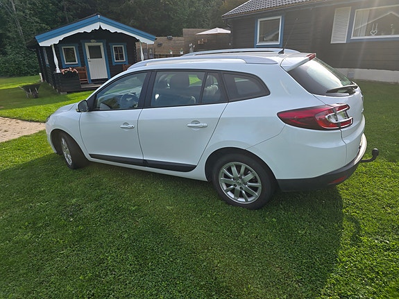 Renault Megane III 2 of 10