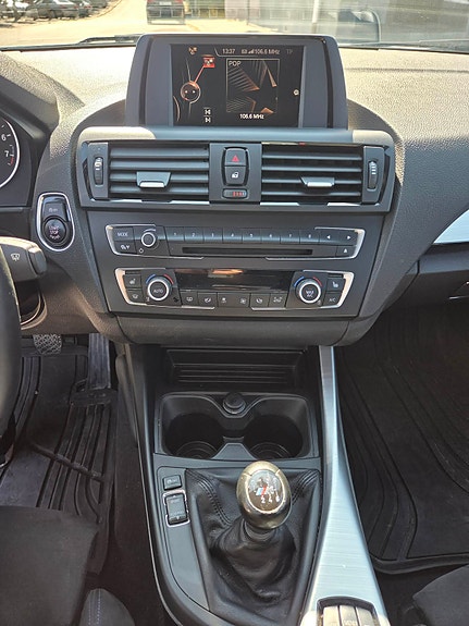 BMW 116i 9 of 11