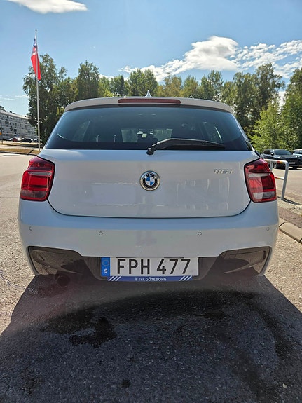 BMW 116i 4 of 11