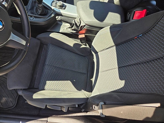 BMW 116i 8 of 11